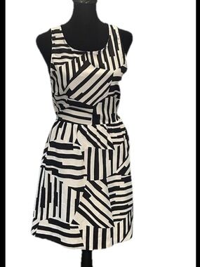 Rosebud Black White Geometric Scoop Neck Sleeveless Short Lined Dress S